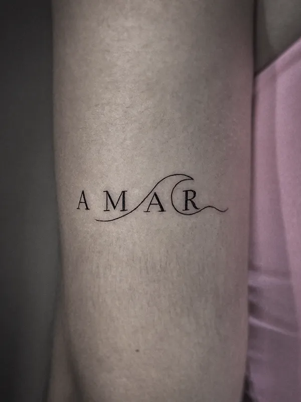 Tatuaje minimalista hecho por Clayton Goethe en Goethe Ink, estudio de tatuajes