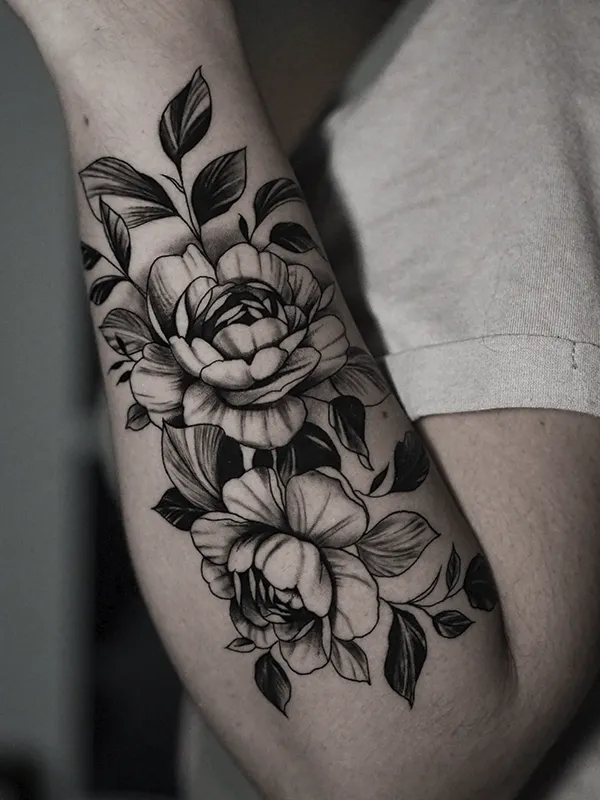 Tatuaje para Mujeres Hecho por Goethe Ink
